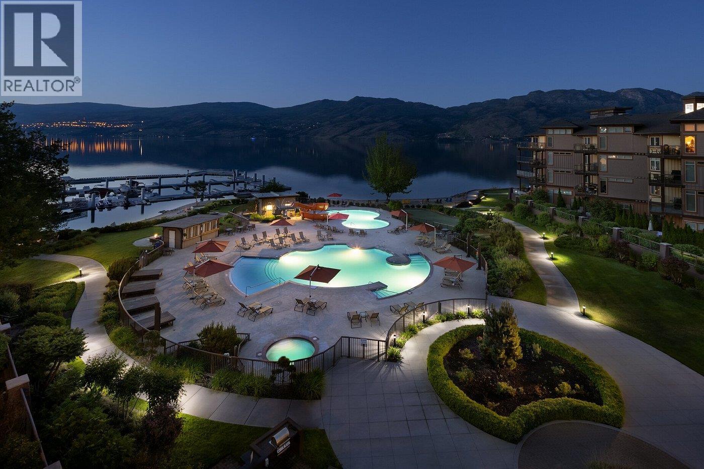 4205 Gellatly Road Unit# 424