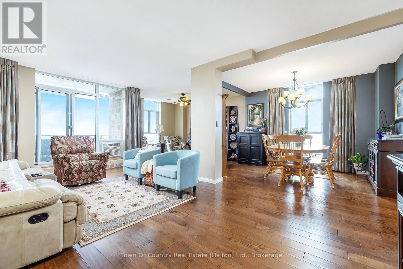 1906 - 5250 LAKESHORE ROAD
