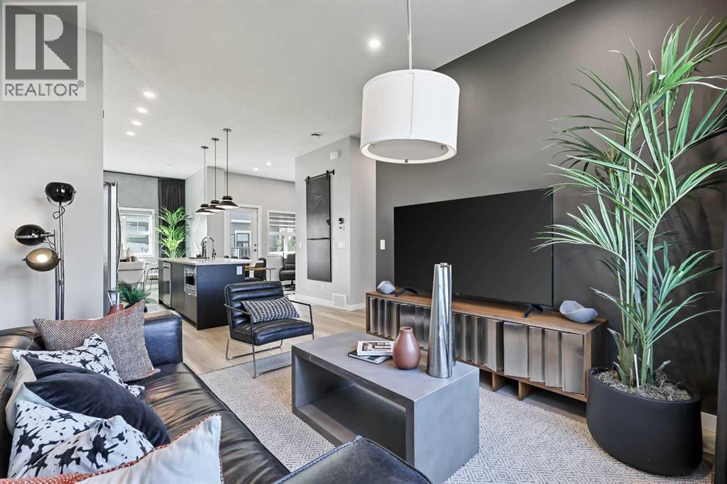 112, 595 Mahogany Road SE