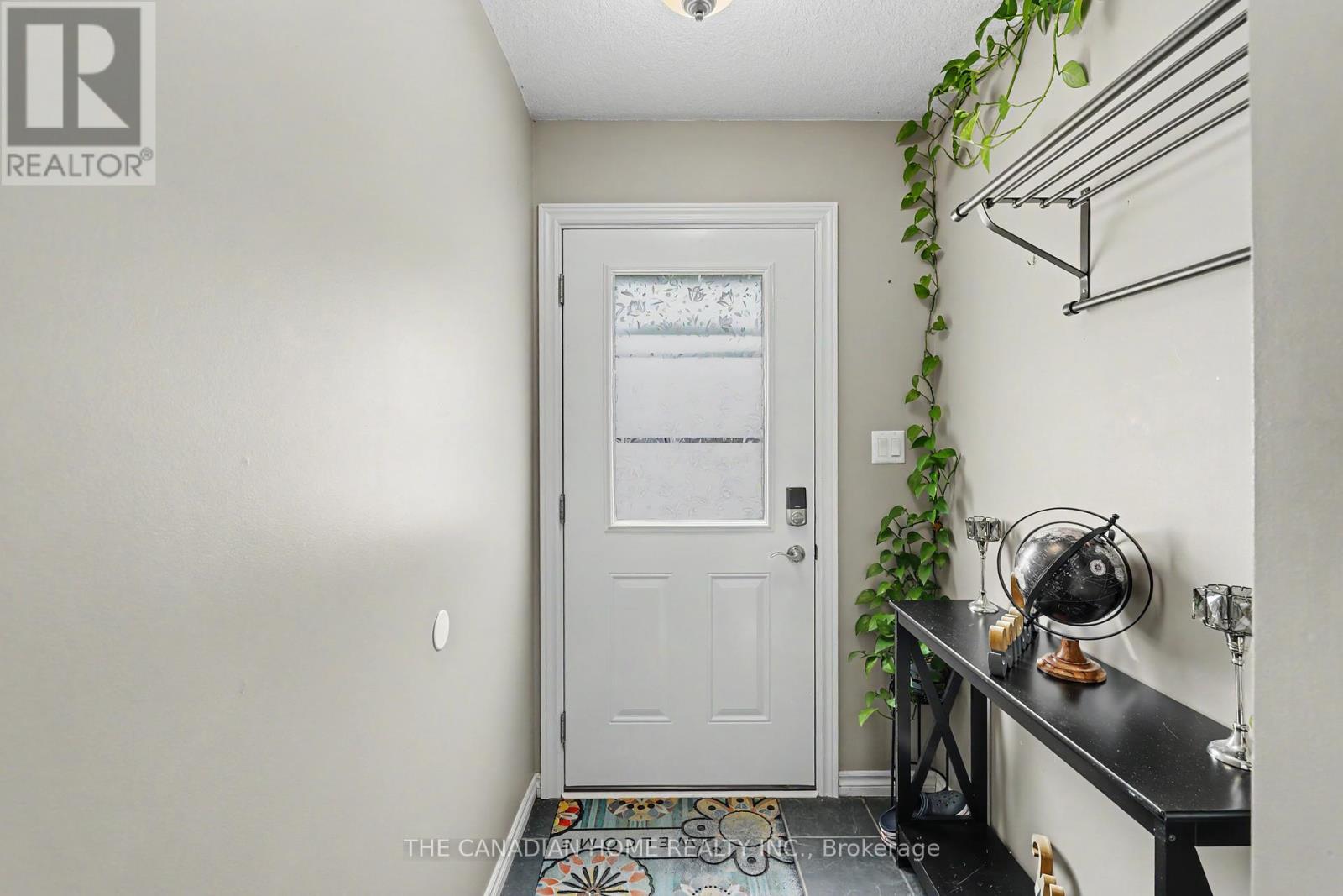 219 PICTON STREET E