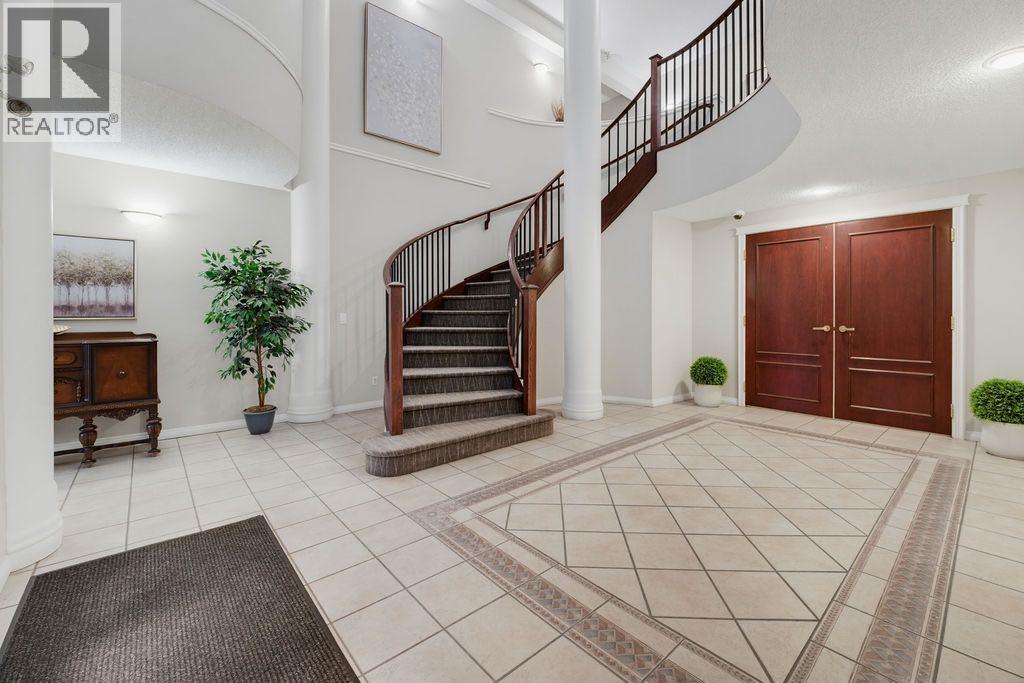205, 4835 Dalhousie Drive NW