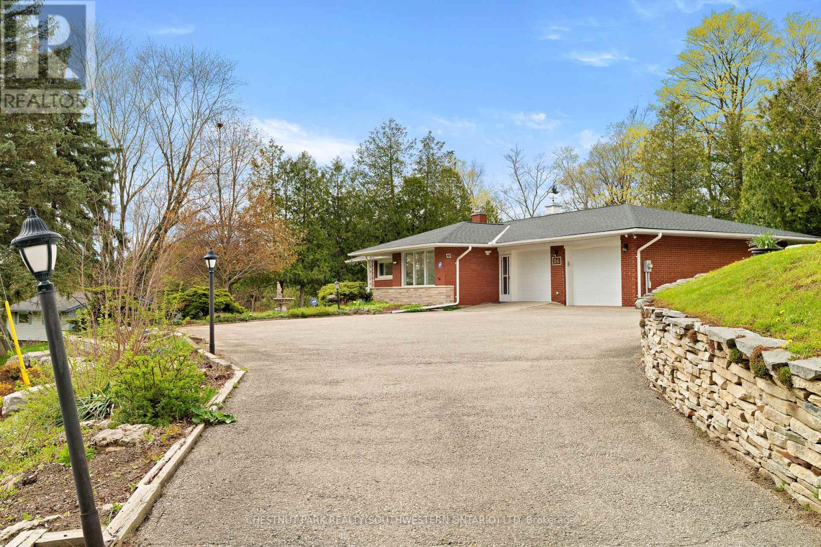 24 GRAND HILL DRIVE