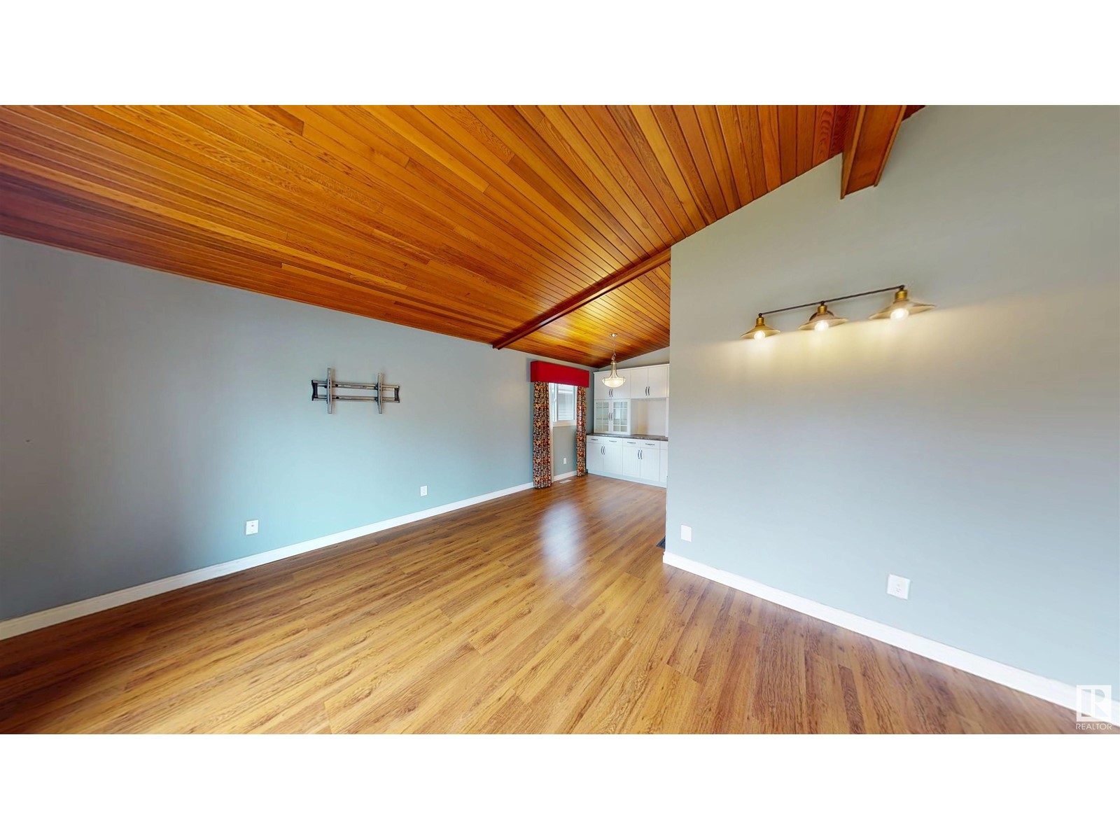 12311 54 ST NW