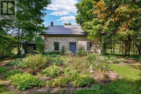 30 BALLYCANOE ROAD Front of Yonge ON K0E1R0