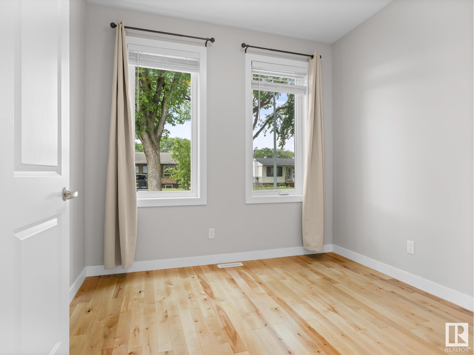 12021 40 ST NW