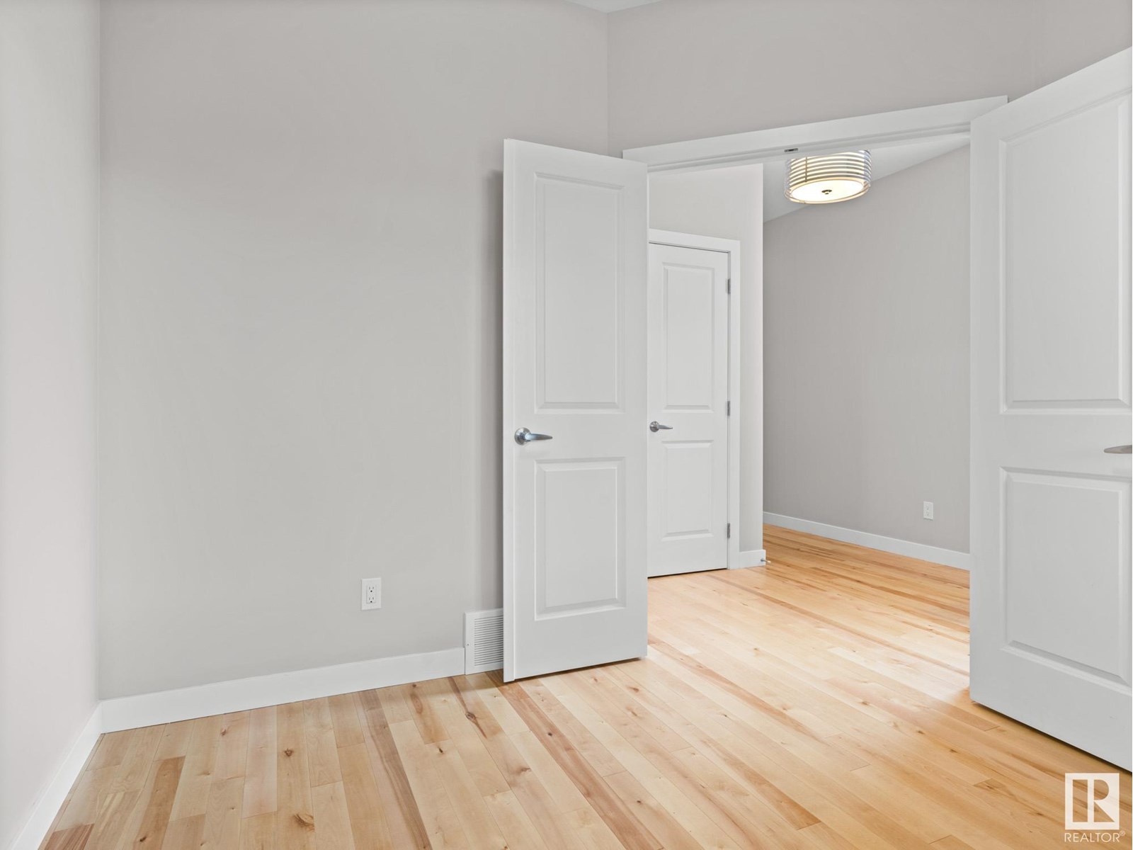 12021 40 ST NW