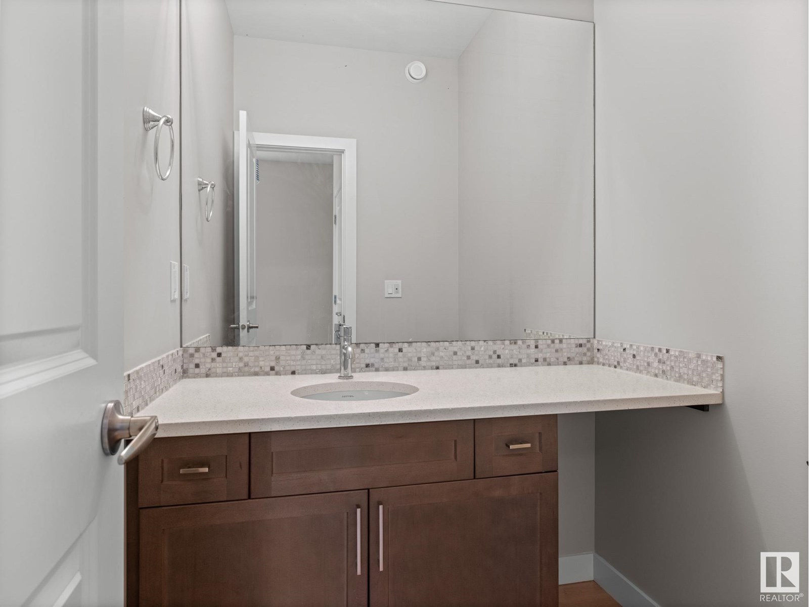 12021 40 ST NW