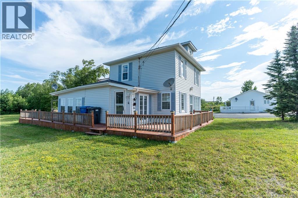 Photo 1 of 33 — 4 Gregg Street, Baie-Sainte-Anne, NB E9A1B3