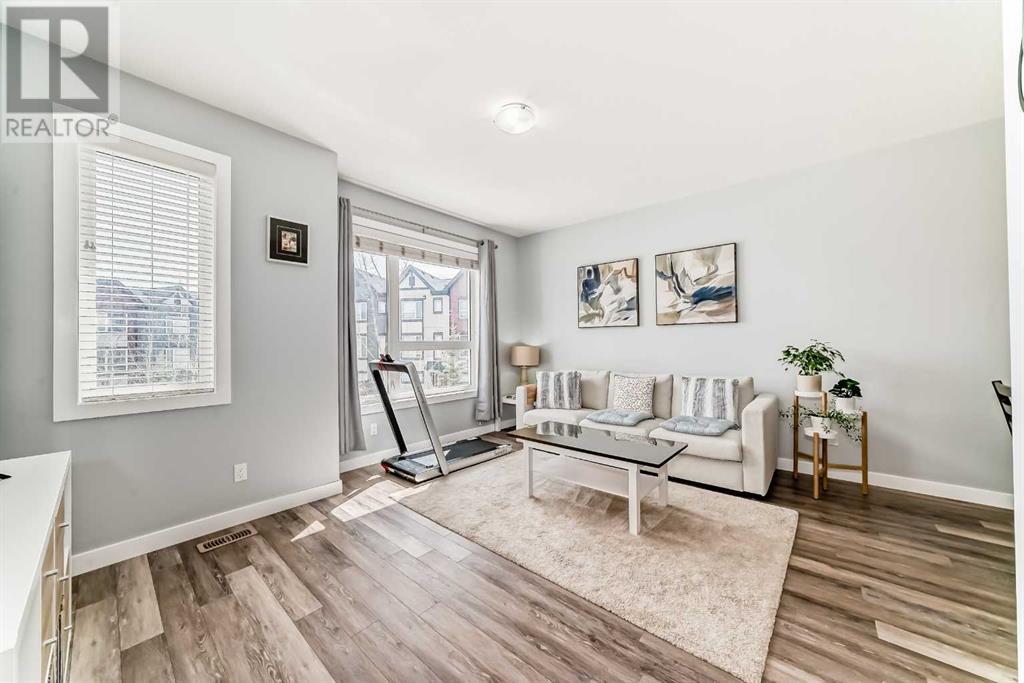 106, 11 Evanscrest Mews NW
