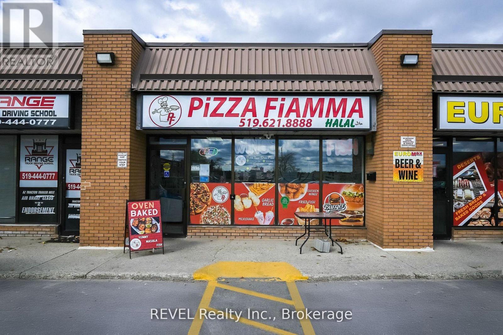 Photo 1 of 21 — 5 - 1001 LANGS DRIVE Unit 5, Cambridge, ON N1R7K7