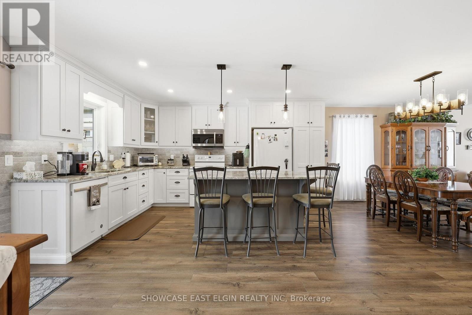 271 SYDENHAM STREET E