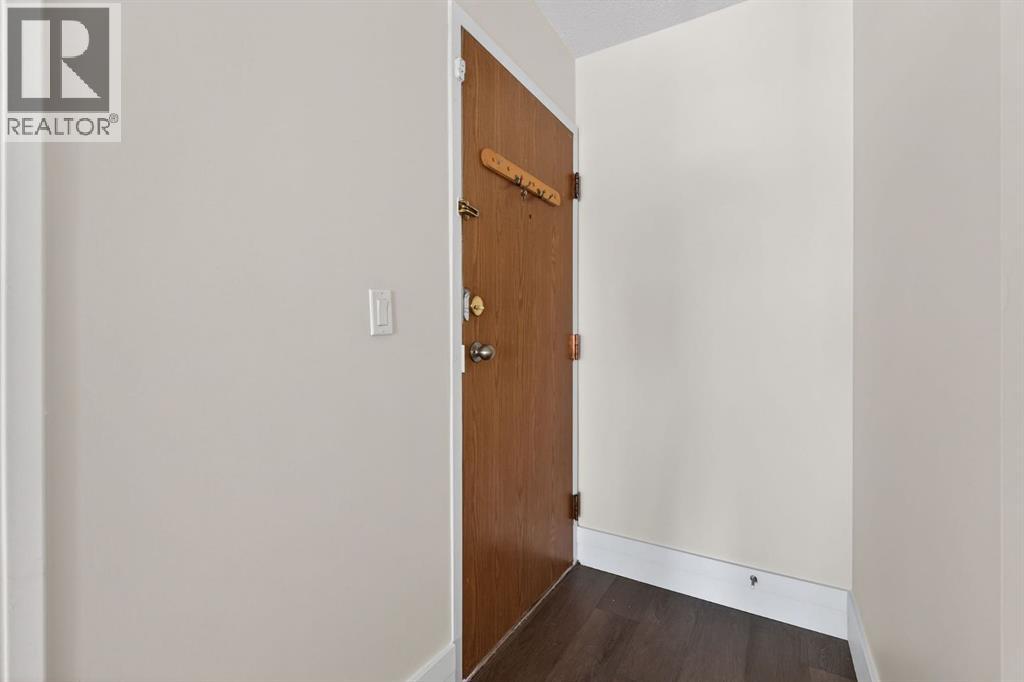 315, 335 Garry Crescent NE