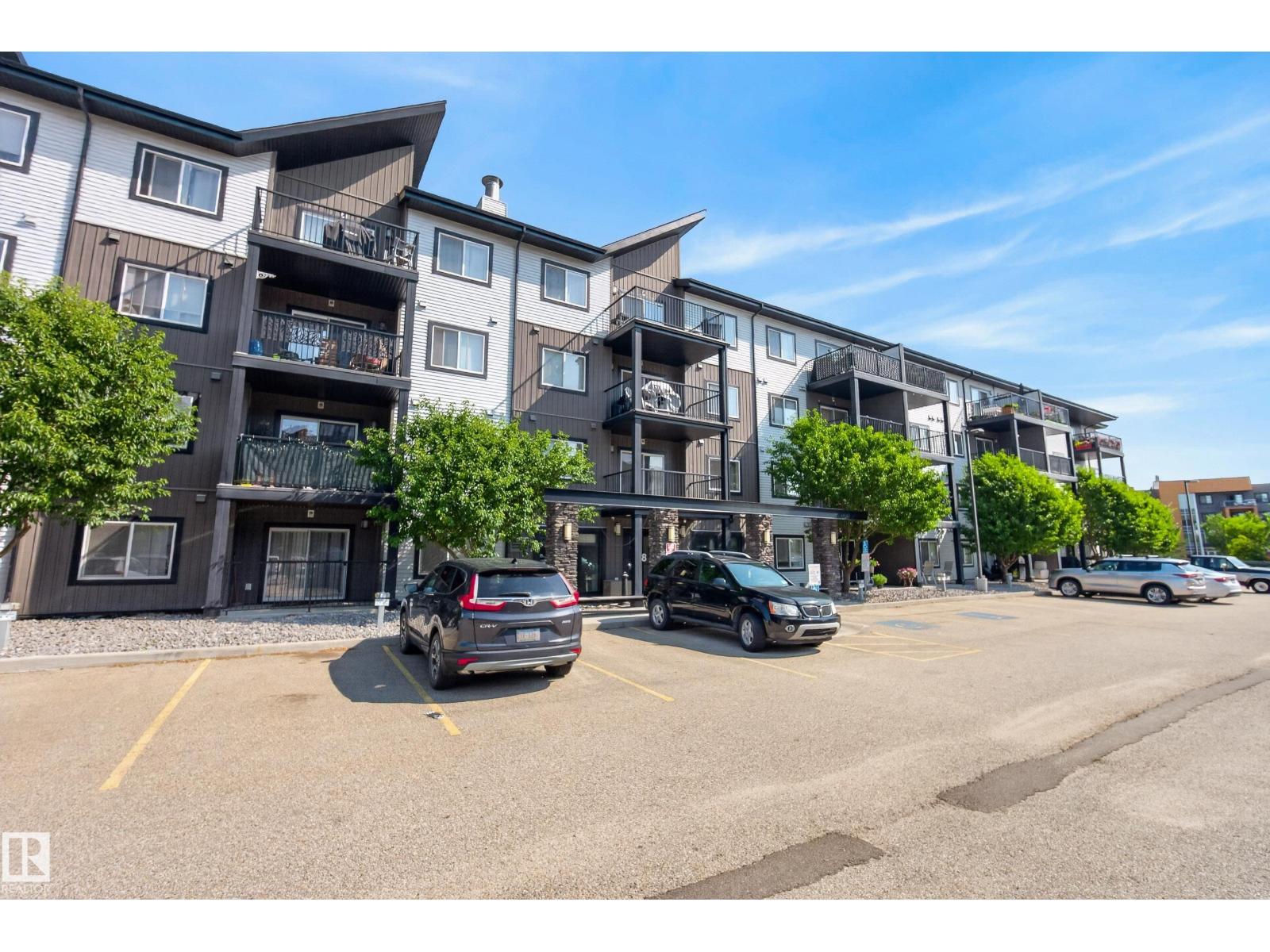 #319 508 Albany WY NW