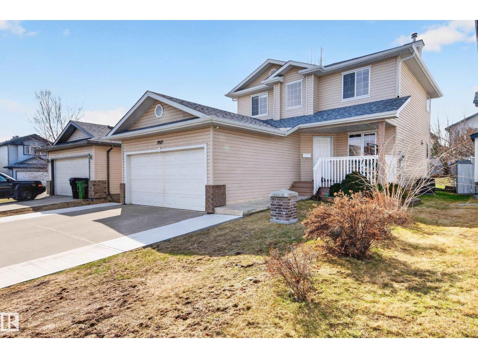 19019 49 AV NW