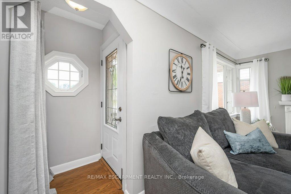 480 MOHAWK ROAD W