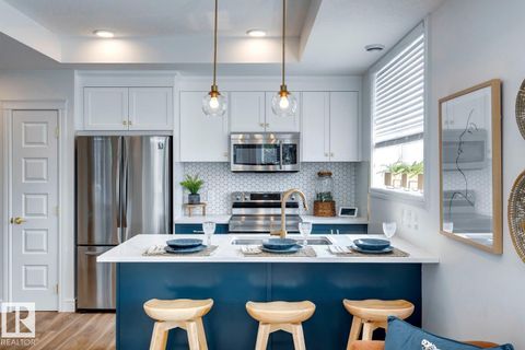 #43 16231 19 AV SW Edmonton AB T6W5C6