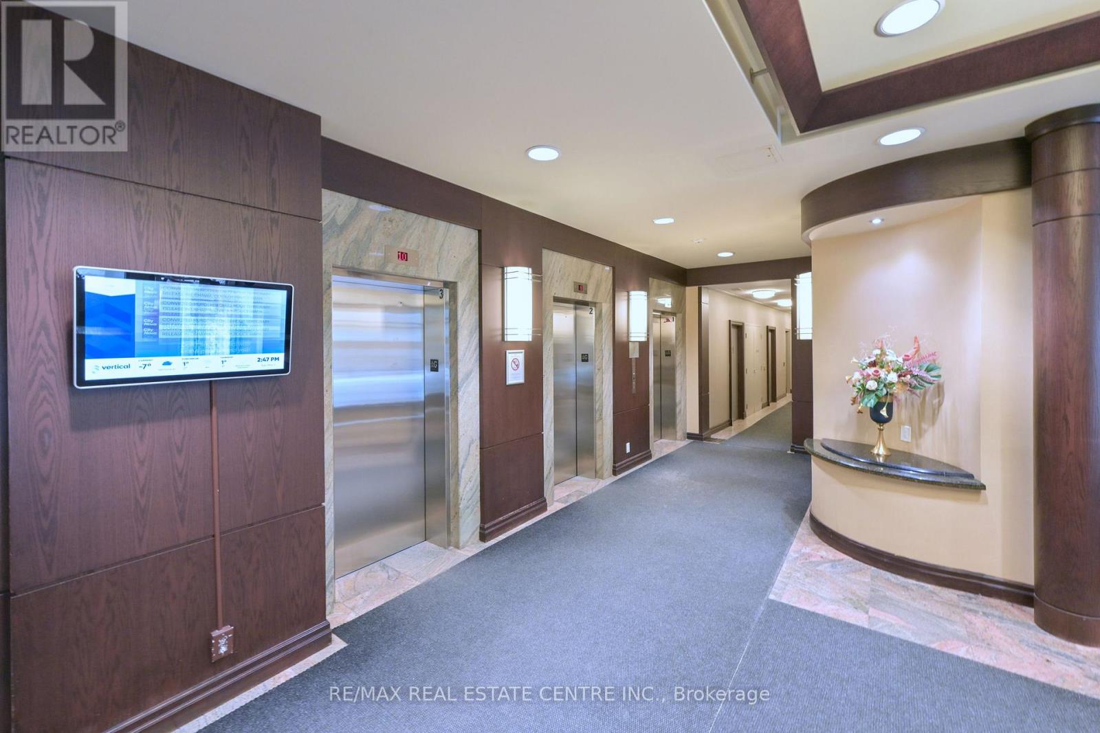 1108 - 335 RATHBURN ROAD W