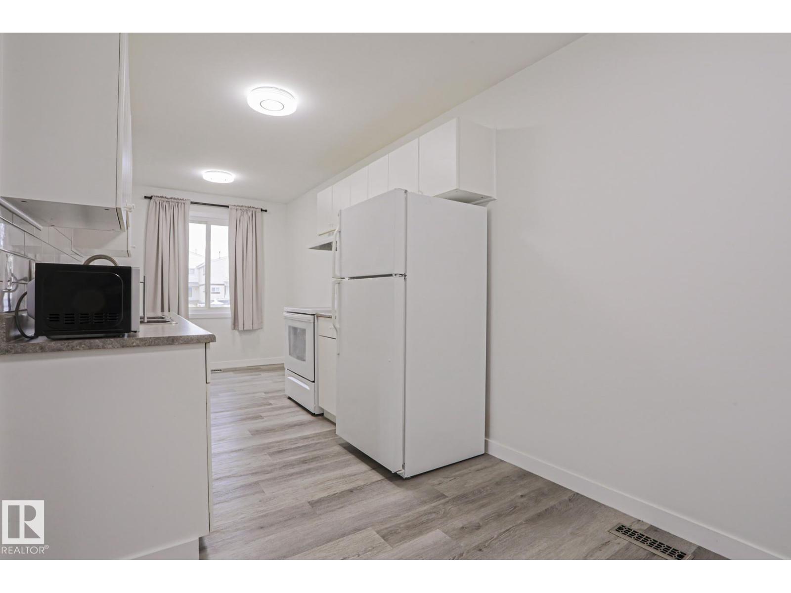 238 PRIMROSE GARDENS GD NW