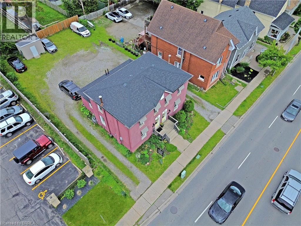 275 BRANT Avenue