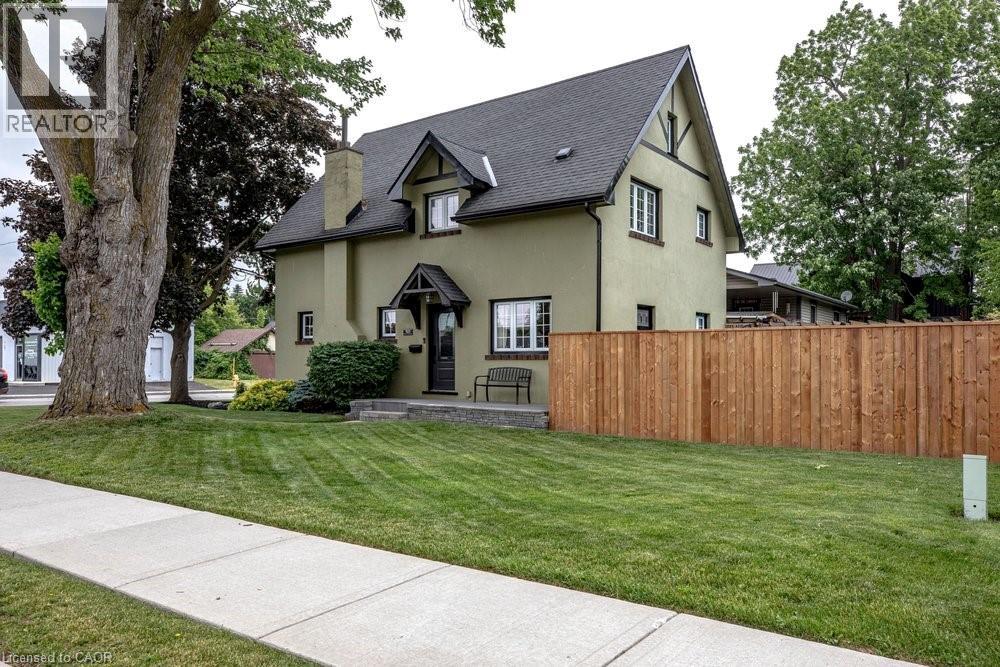 Photo 1 of 40 — 403 BROAD Street E, Dunnville, ON N1A1G6