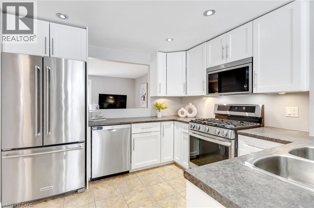 34 ROSEBANK Crescent