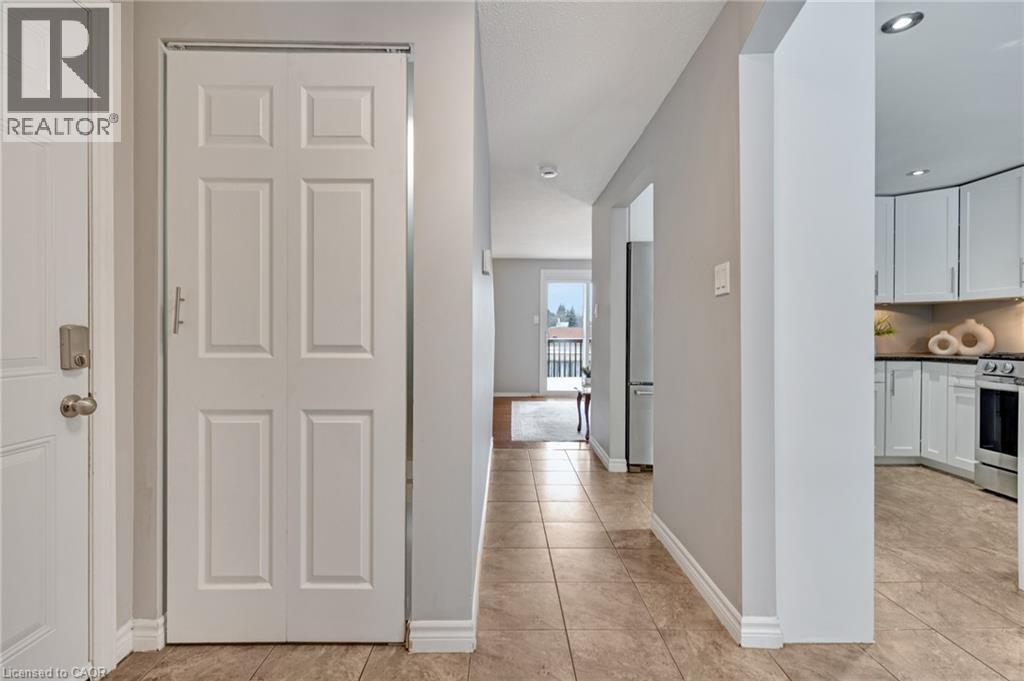 34 ROSEBANK Crescent