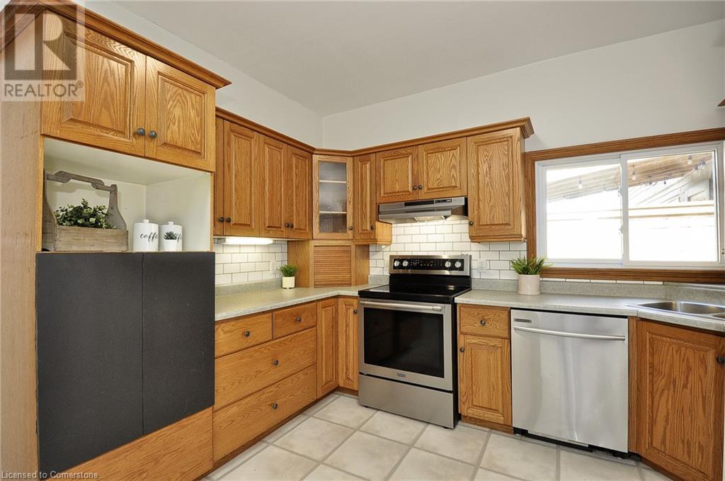 1206 QUEEN'S BUSH Road