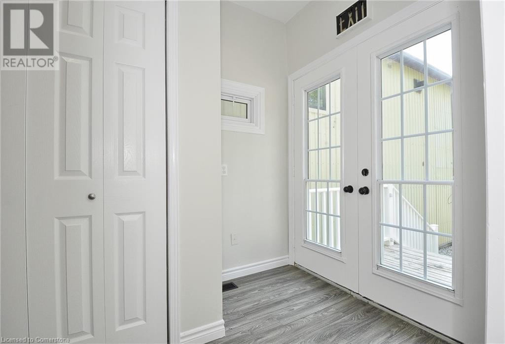 1206 QUEEN'S BUSH Road