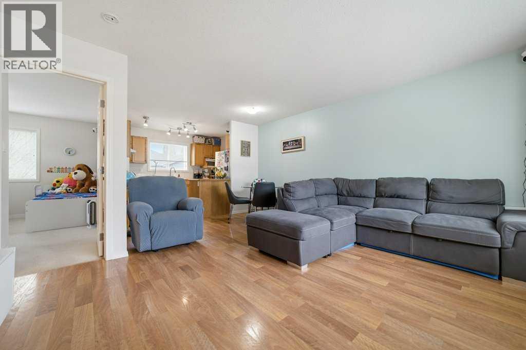 6, 109 Silkstone Road W