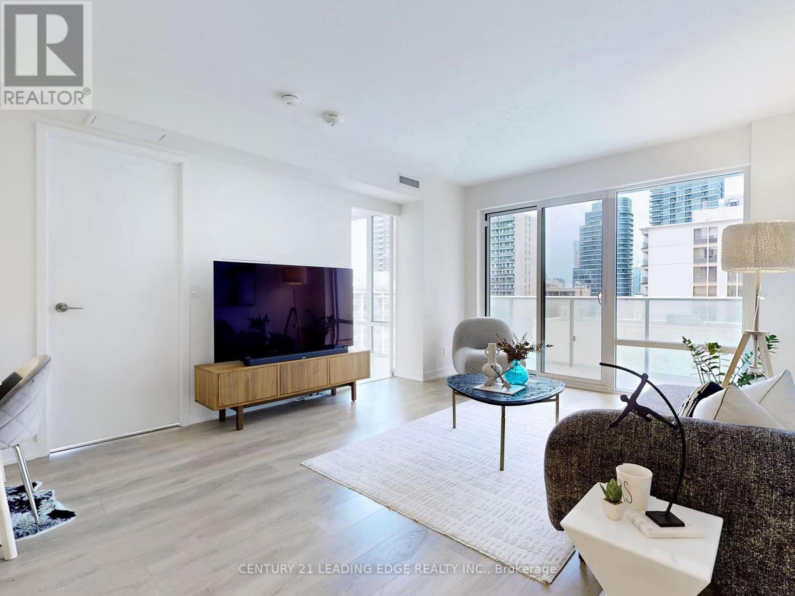 1009 - 501 YONGE STREET