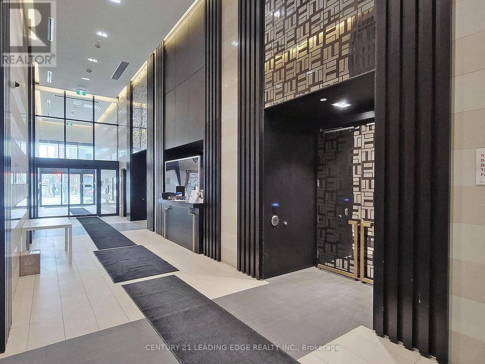 1009 - 501 YONGE STREET