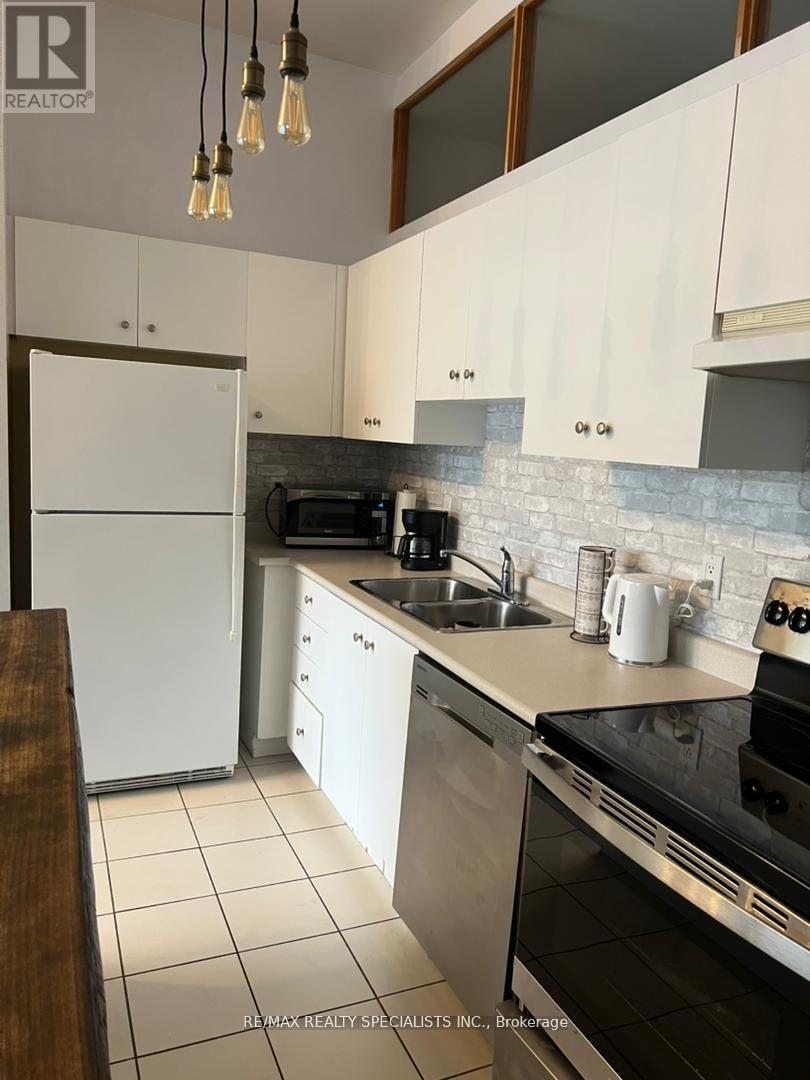 519 - 700 KING STREET W