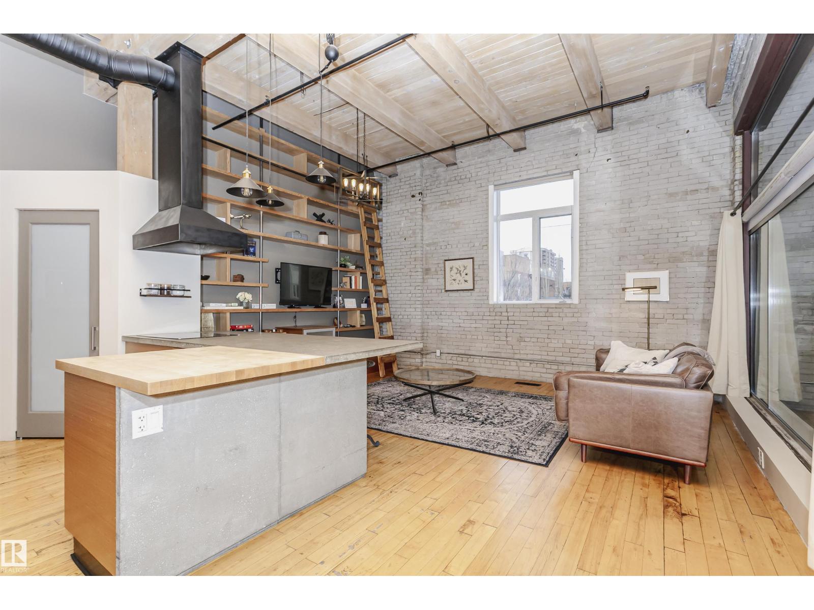 #118 10309 107 ST NW