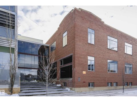 #118 10309 107 ST NW Edmonton AB T5J1K3