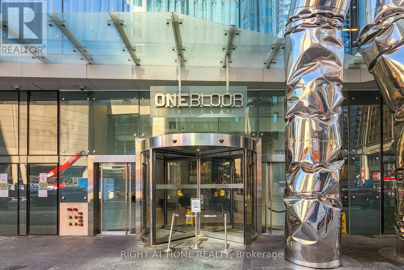 3312 - 1 BLOOR STREET E