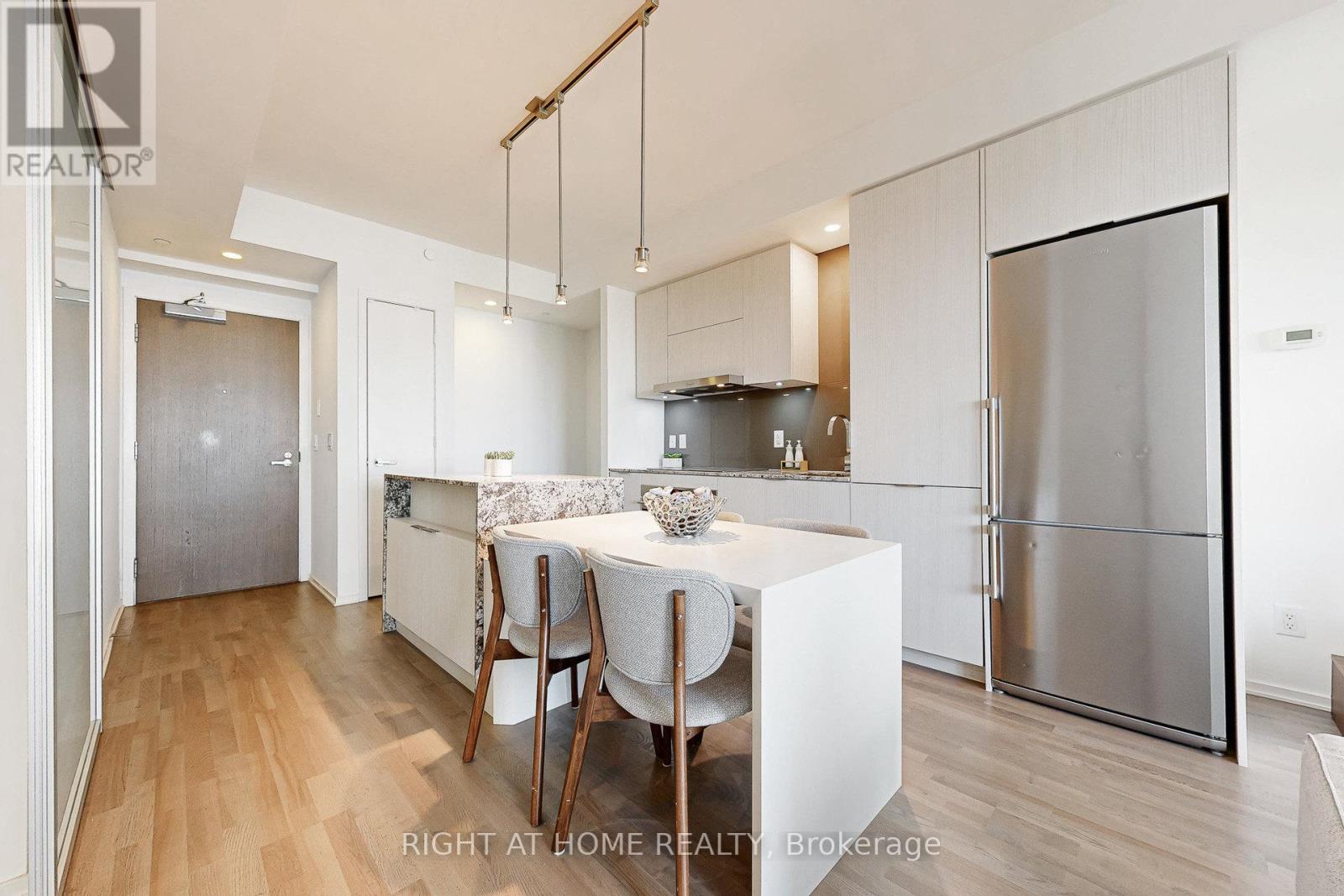 3312 - 1 BLOOR STREET E