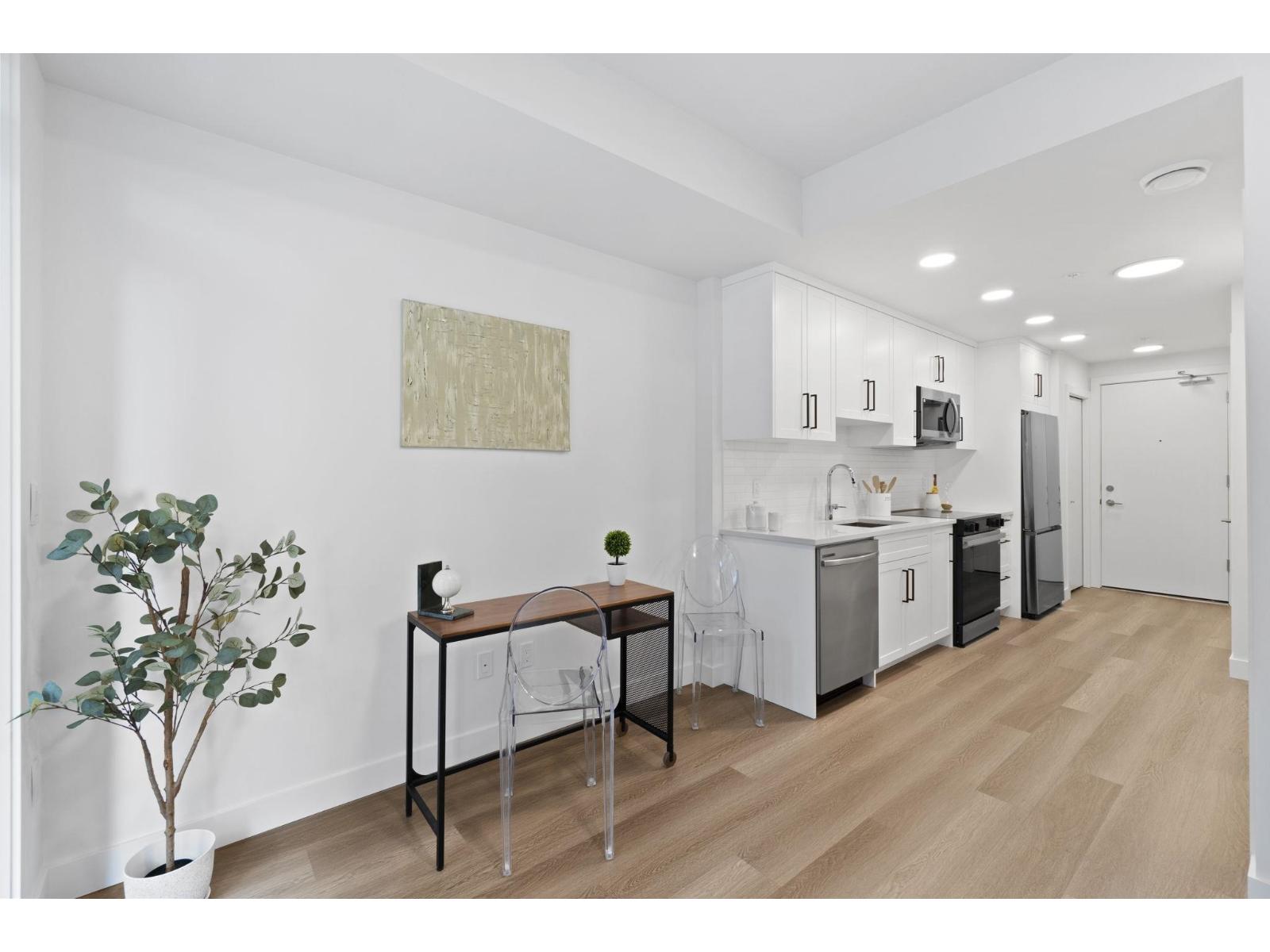 304 33820 SOUTH FRASER WAY