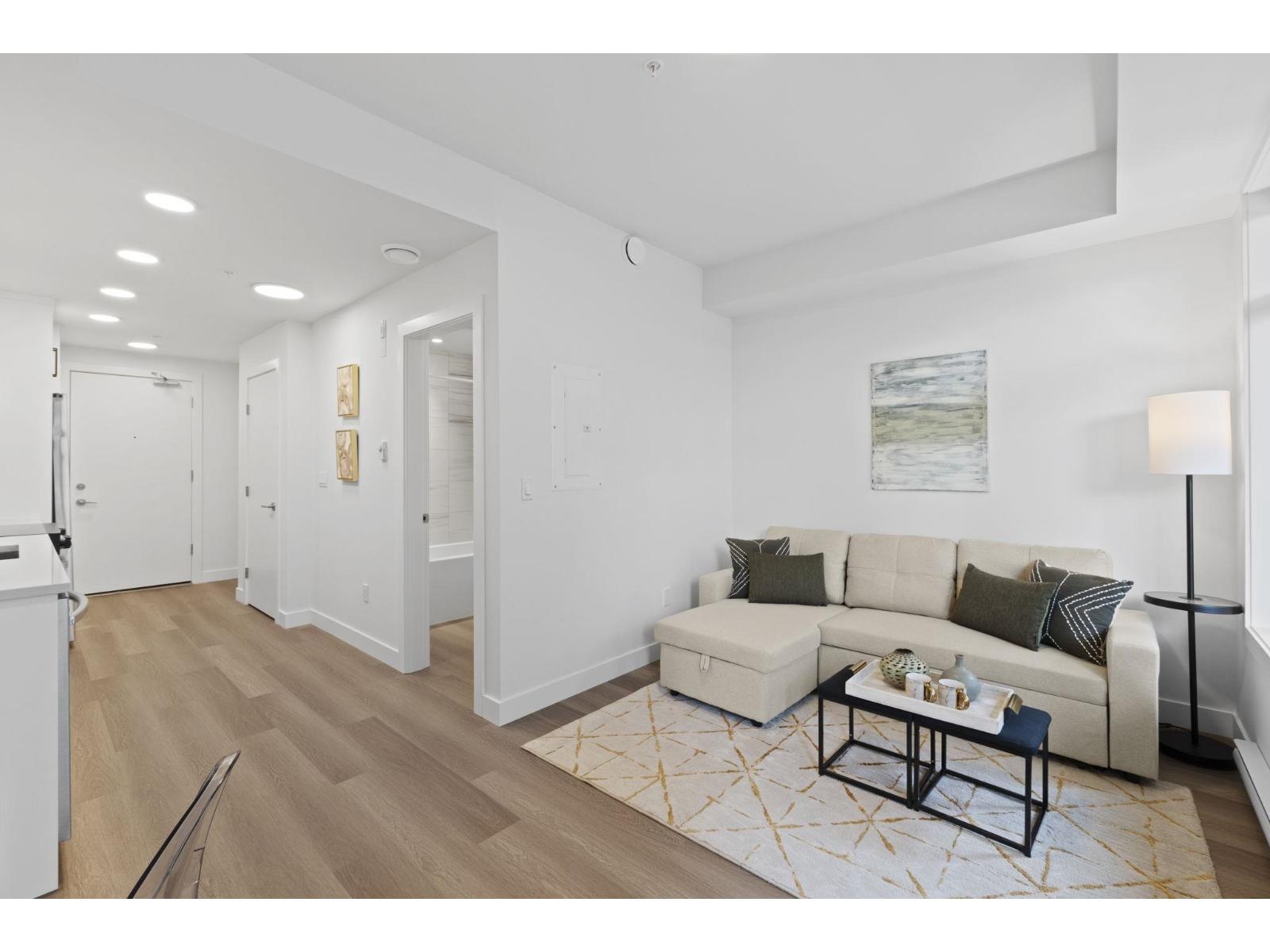 304 33820 SOUTH FRASER WAY