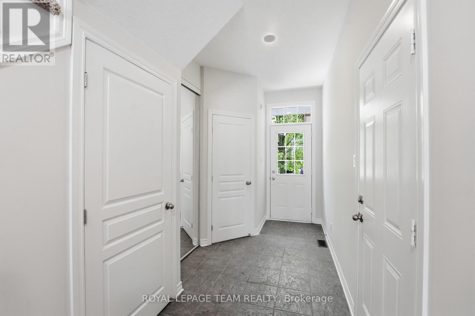 239 TANDALEE CRESCENT
