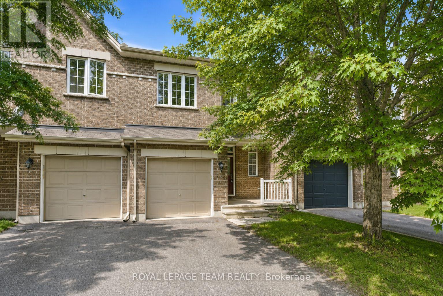 239 TANDALEE CRESCENT