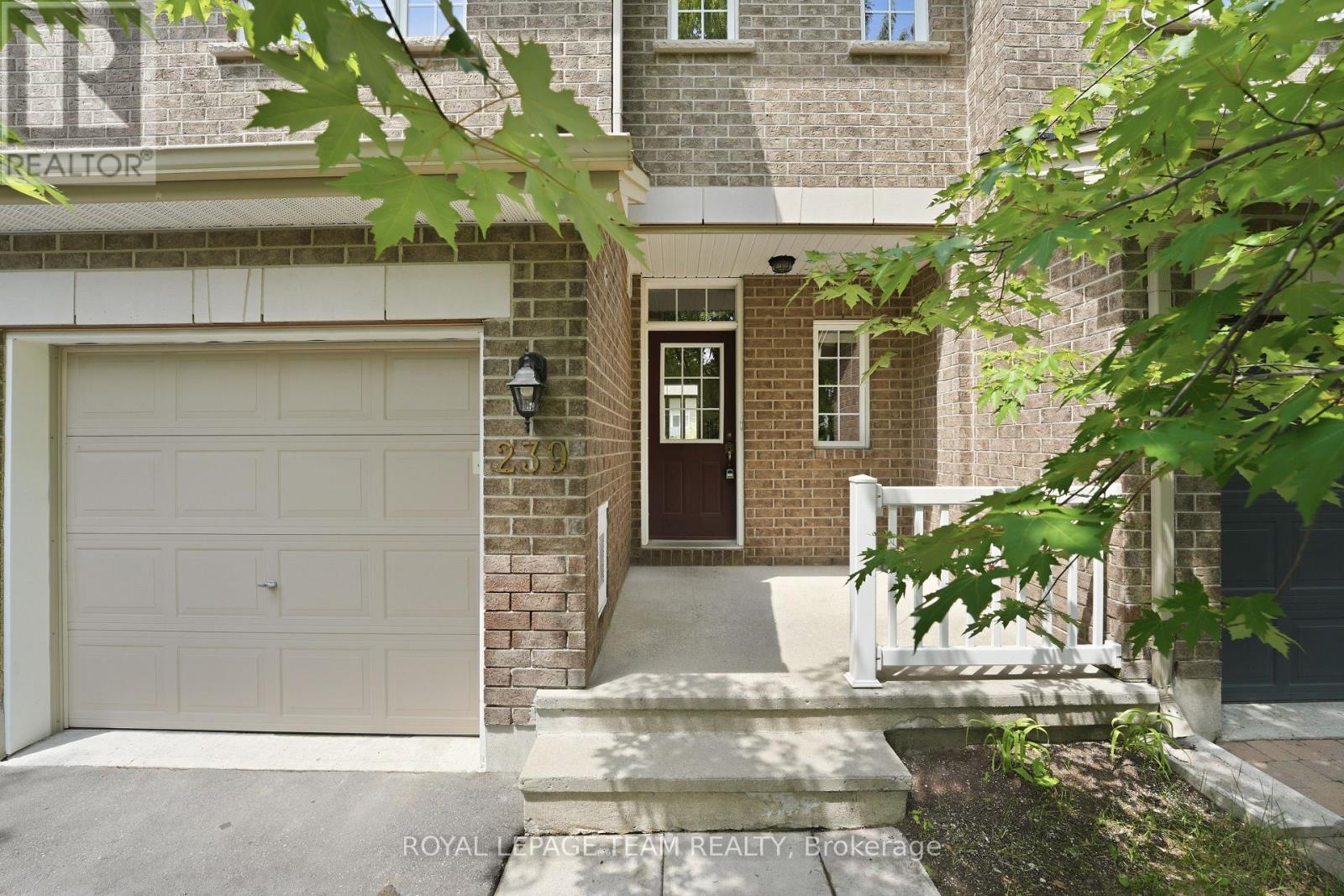 239 TANDALEE CRESCENT