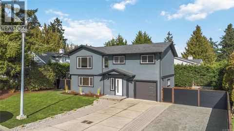 1964 Genoa Pl Central Saanich BC V8M1M1