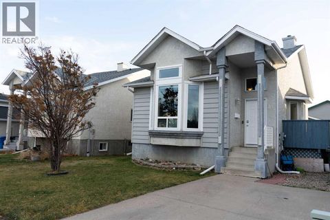 10 Assiniboia Way W Lethbridge AB T1K6W2