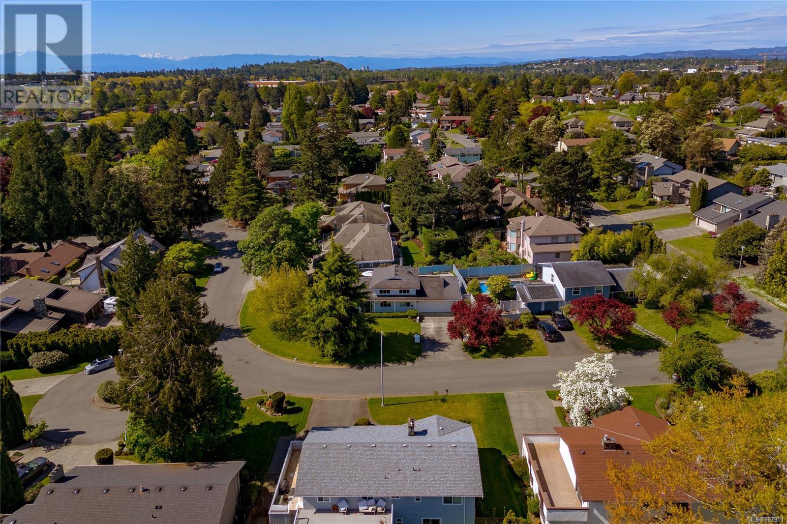 2295 Greenlands Rd