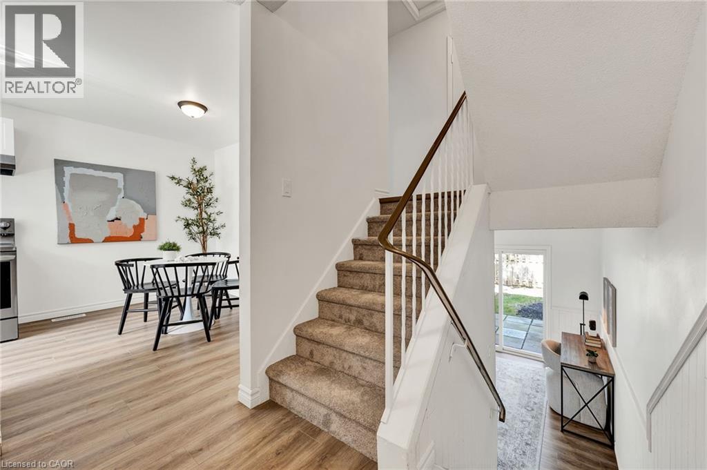 314 BLUEVALE Street N Unit# A