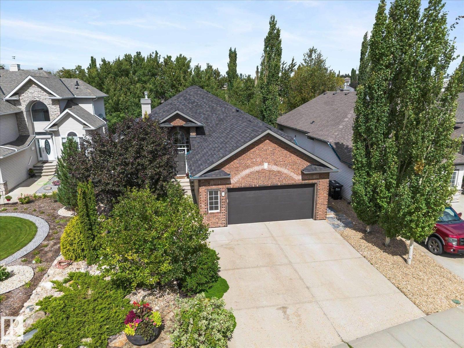 20 HAWKSTONE LD