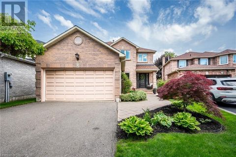 1605 WINTERGROVE Gardens Mississauga ON L5M3Z9