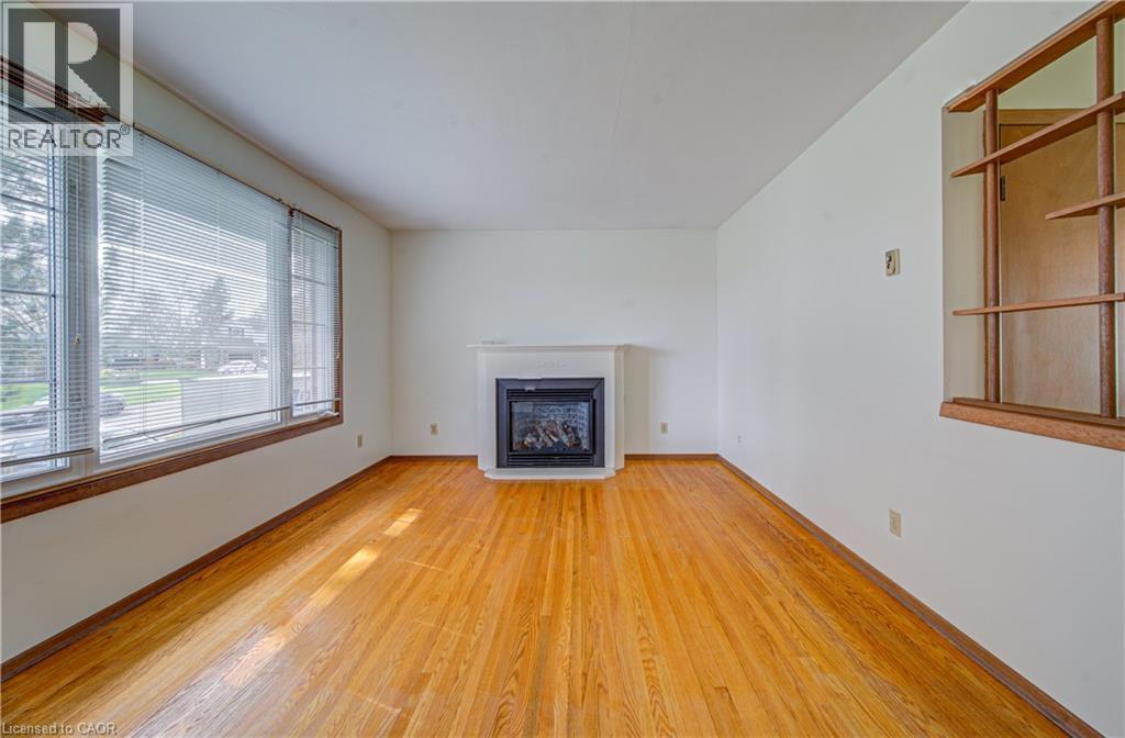 16 CENTENNIAL Crescent