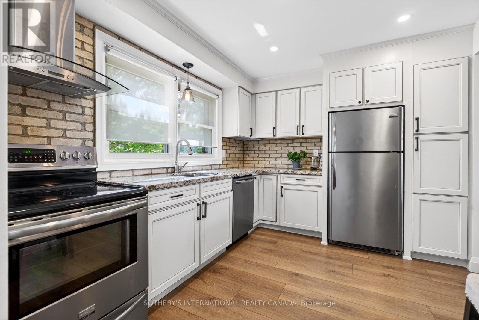 3 - 2230 UPPER MIDDLE ROAD