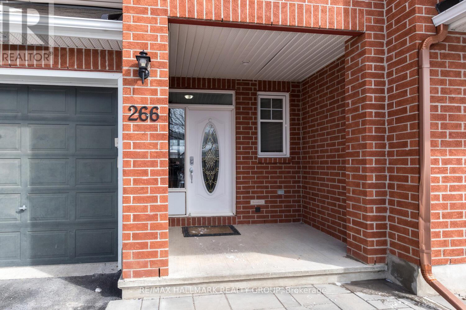 266 HORSESHOE CRESCENT